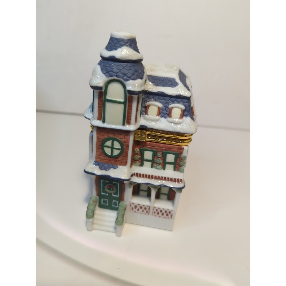 2001 Pfaltzgraff Winterberry House Christmas Trinket Surprise Box Gold Trim